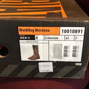 New in box Men’s Ariat boot size 8